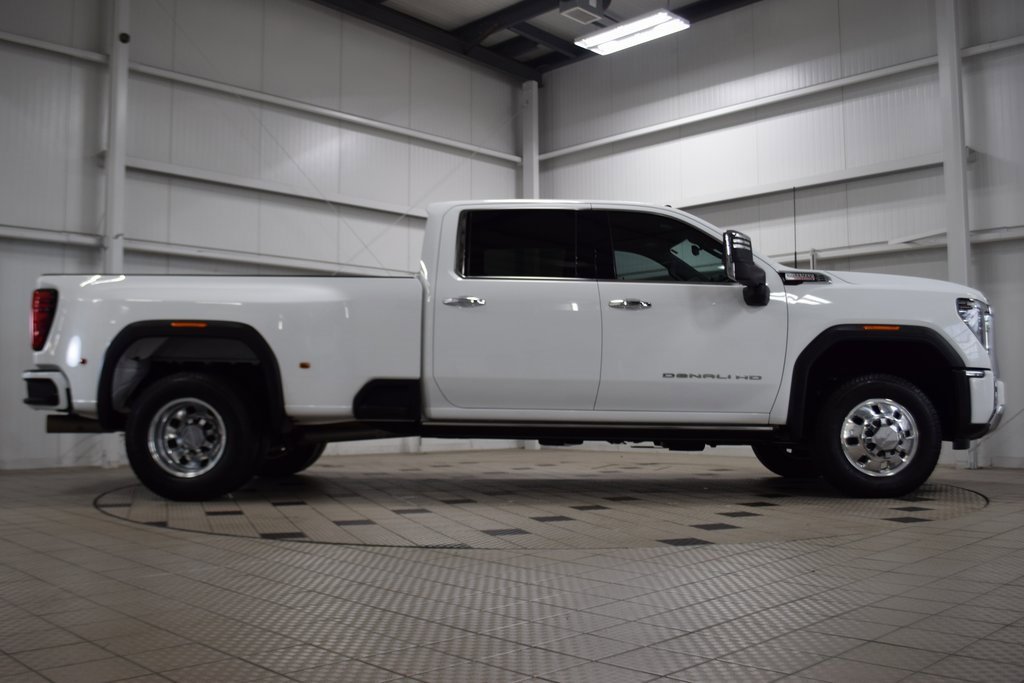 Used 2024 GMC Sierra 3500 Denali w/ Denali Reserve Package image 8