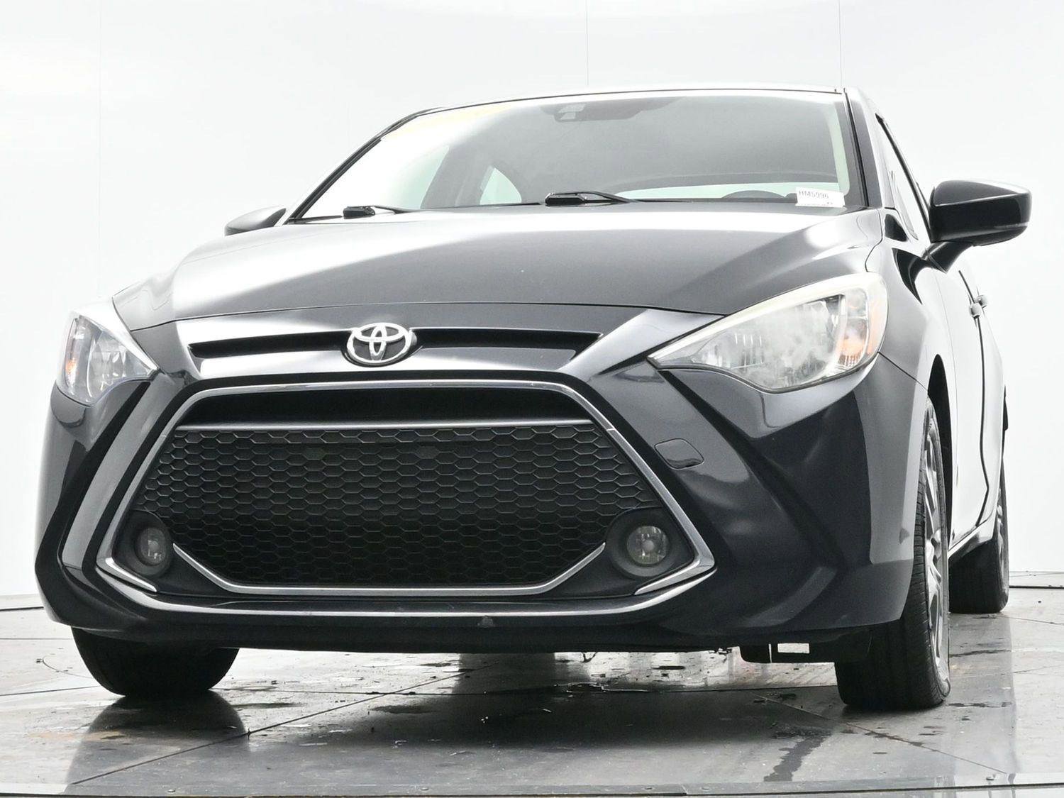 Used 2020 Toyota Yaris LE image 49