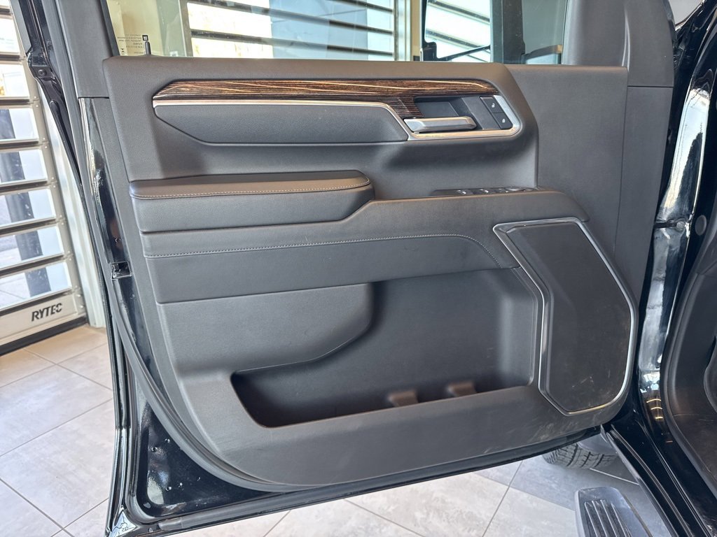 Used 2025 GMC Sierra 3500 SLE w/ SLE Value Package image 15