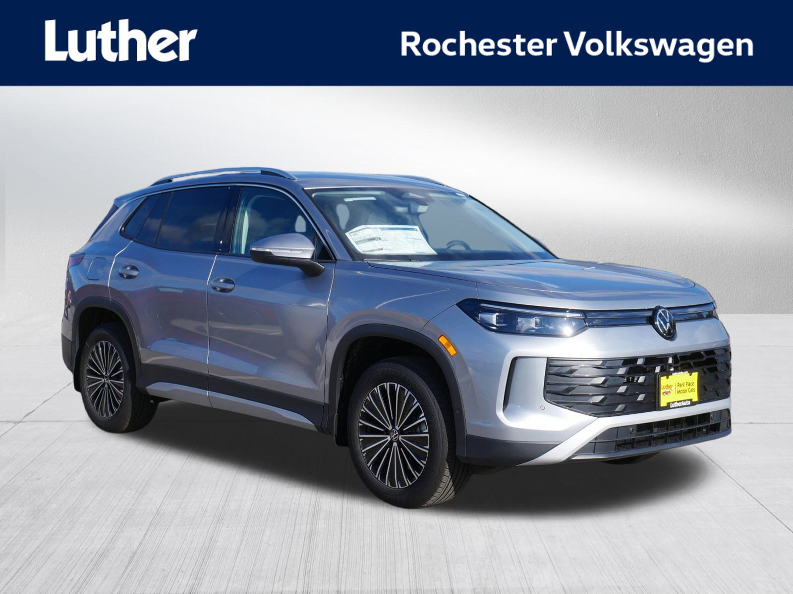 New 2025 Volkswagen Tiguan S image 1