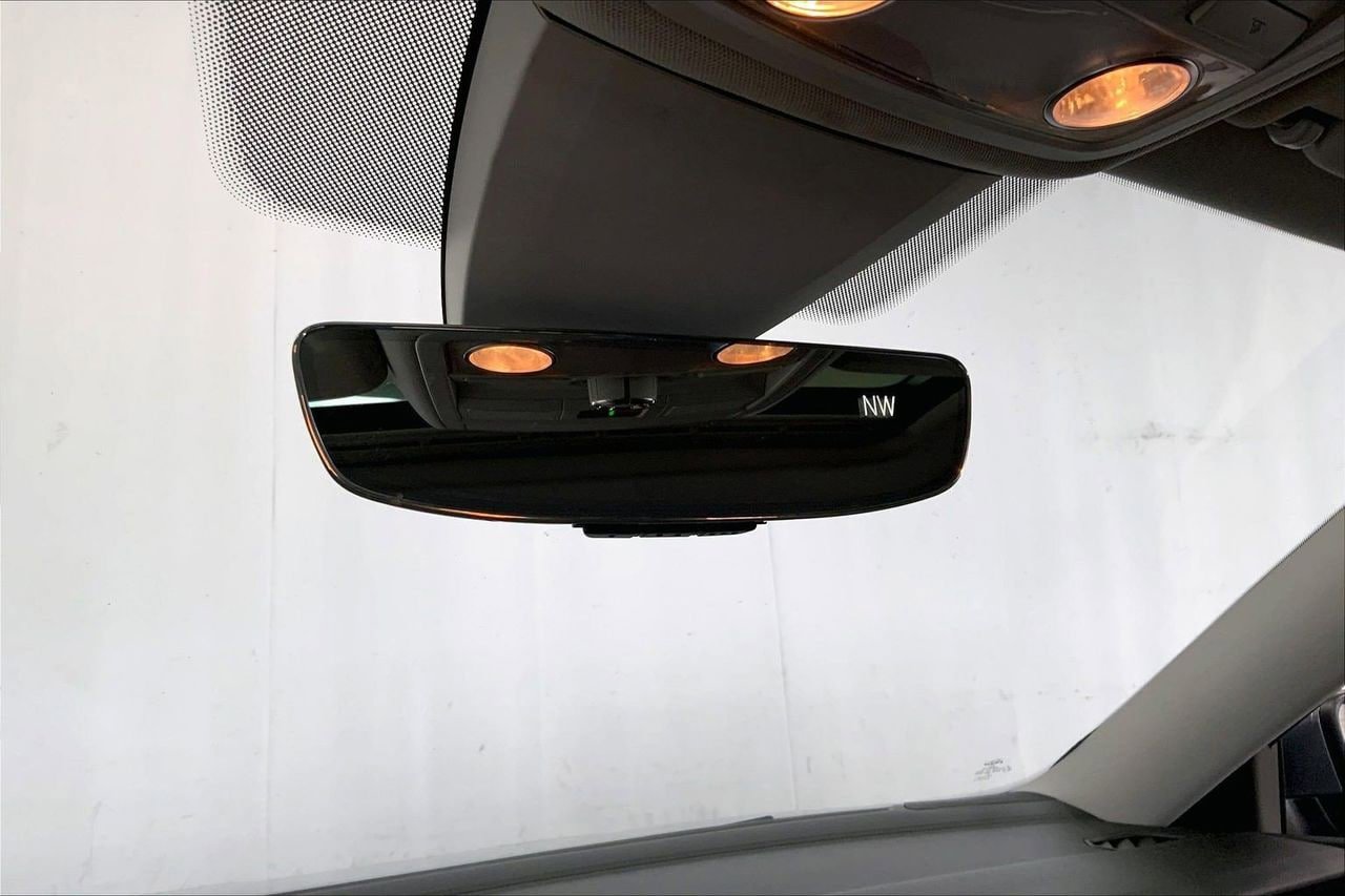 Used 2022 Volkswagen Passat 2.0T SE FWD image 17