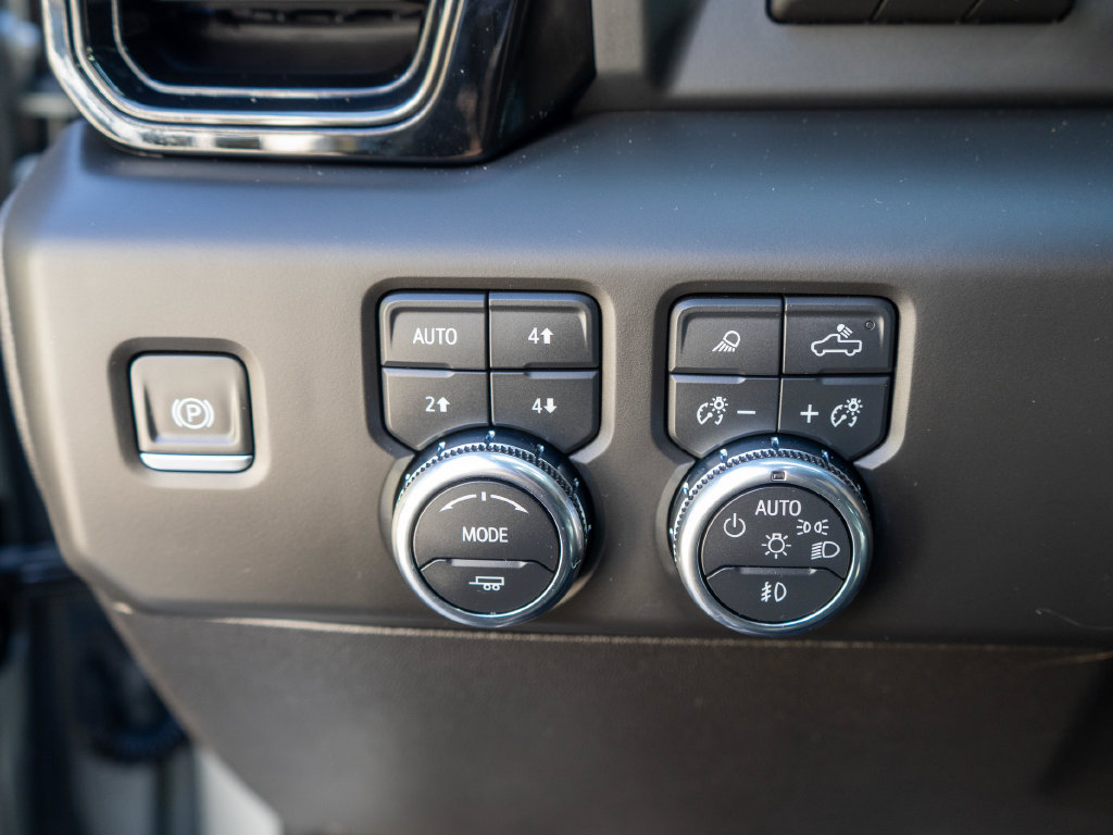 Used 2024 GMC Sierra 2500 AT4 w/ AT4 Premium Plus Package AWD/4WD image 20