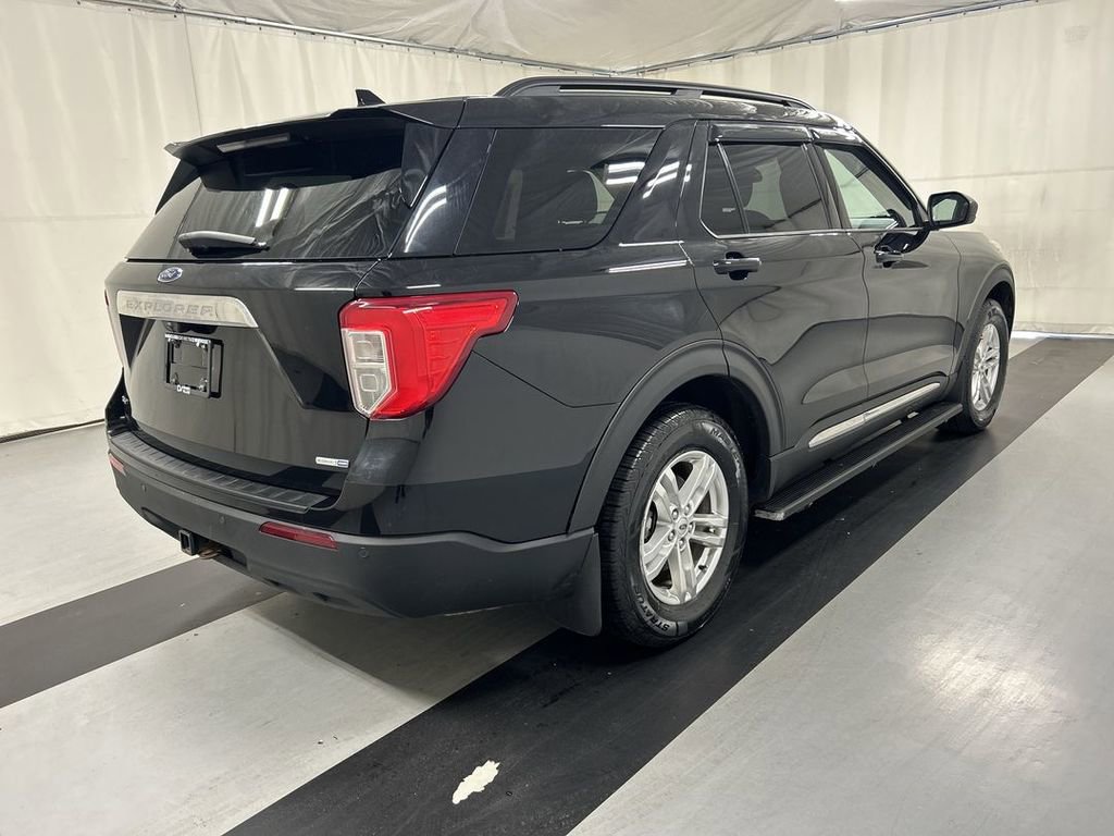 Used 2020 Ford Explorer XLT w/ Comfort Package image 2