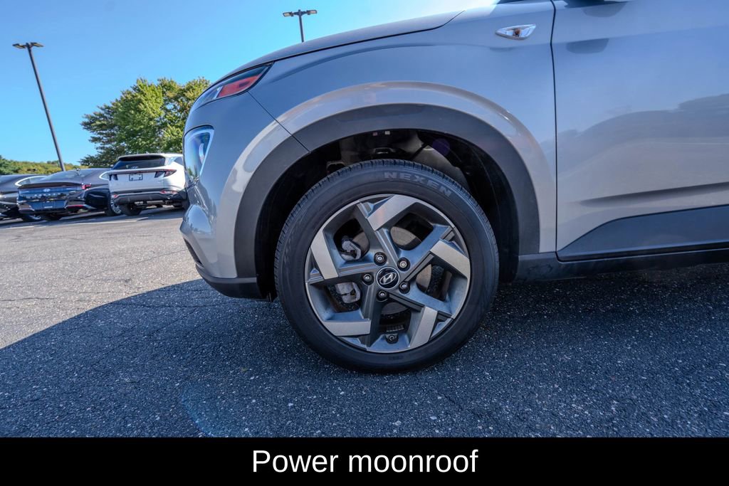 Used 2024 Hyundai Venue SEL image 9