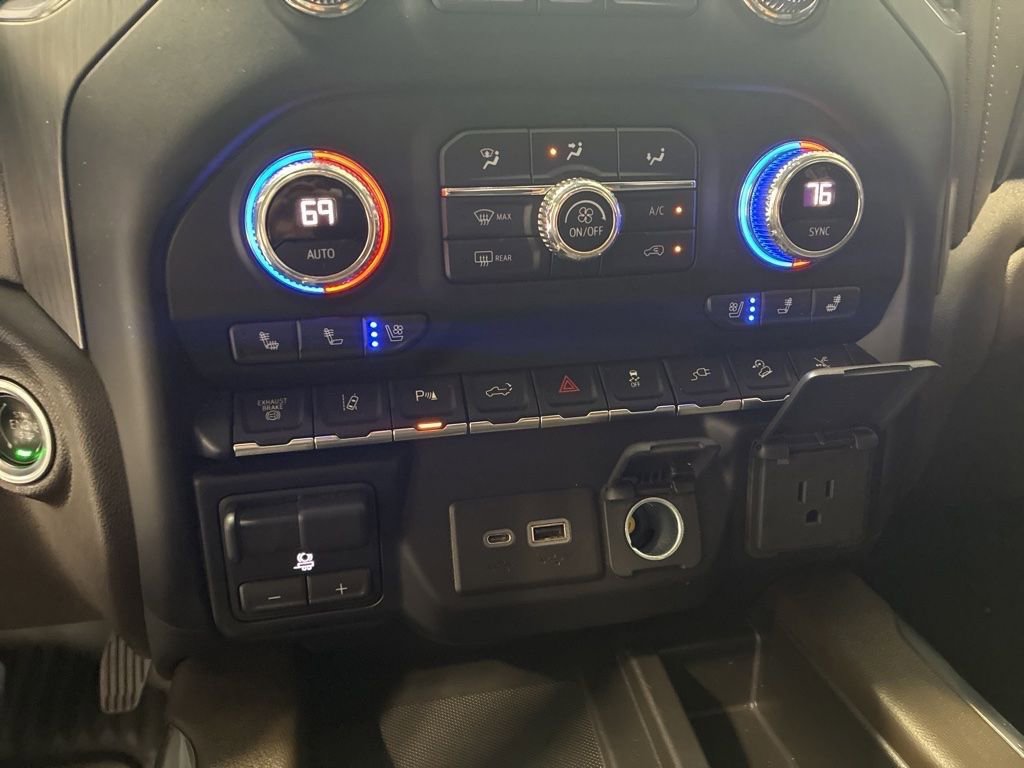 Used 2022 GMC Sierra 2500 Denali w/ Denali Ultimate Package image 18