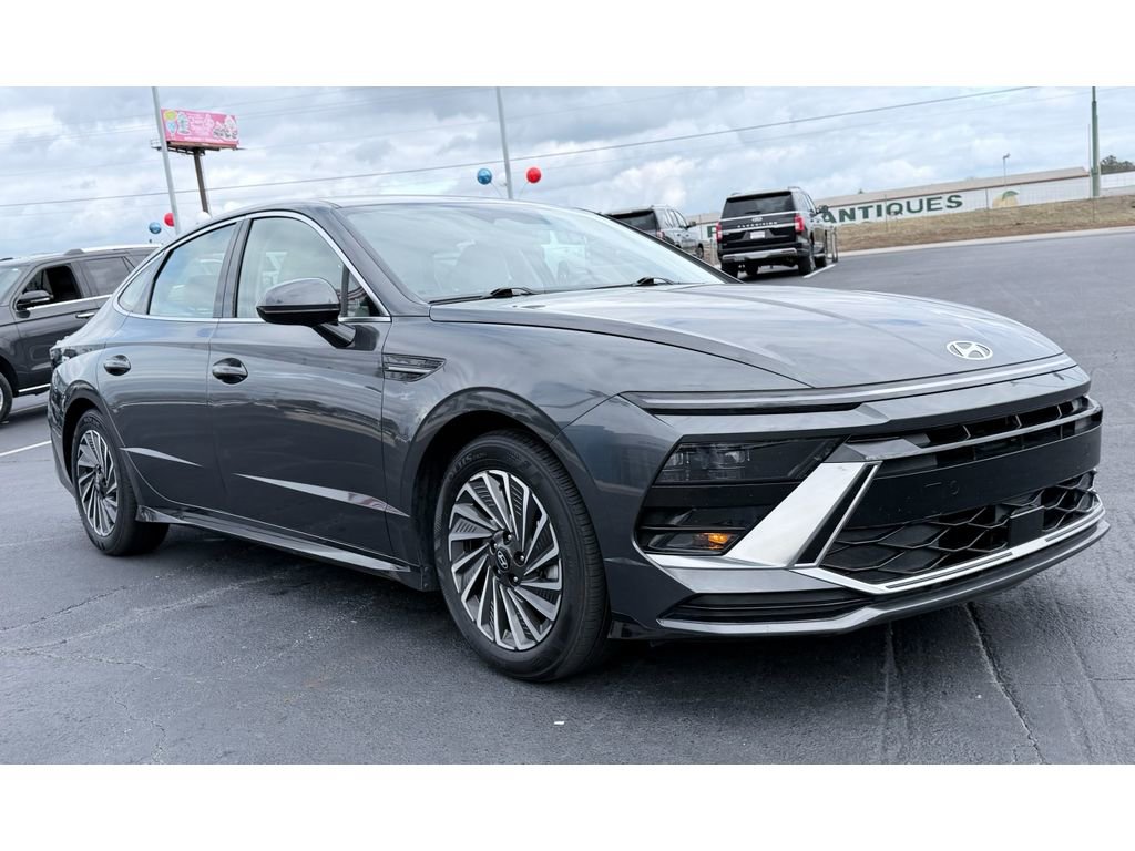 Used 2025 Hyundai Sonata SEL image 2