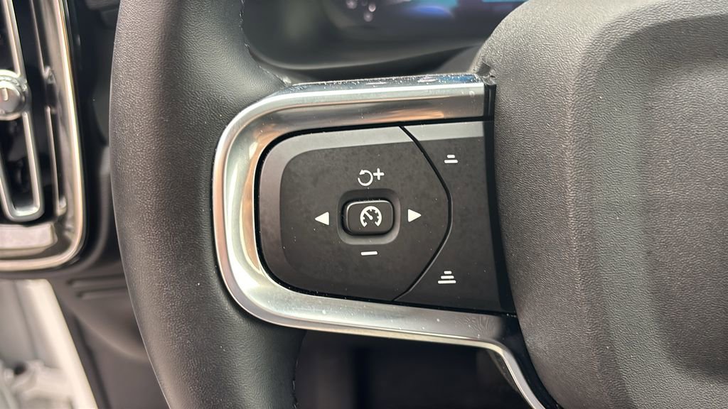 Certified 2026 Volvo XC40 B5 Plus AWD/4WD image 16