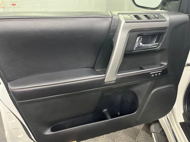 Used 2016 Toyota 4Runner Limited AWD/4WD image 10