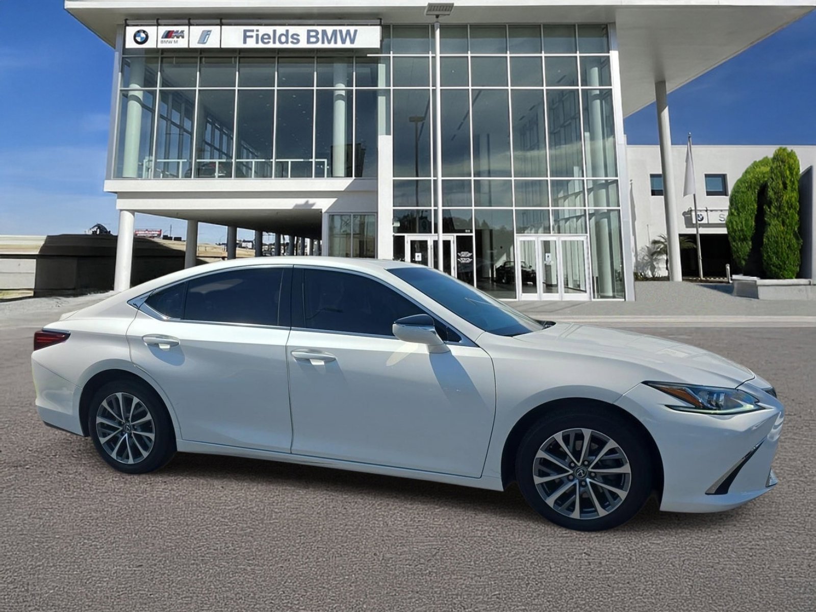 Used 2022 Lexus ES 350 w/ Accessory Package 2