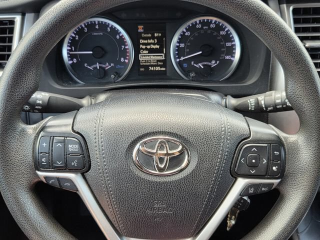Used 2019 Toyota Highlander LE FWD image 22
