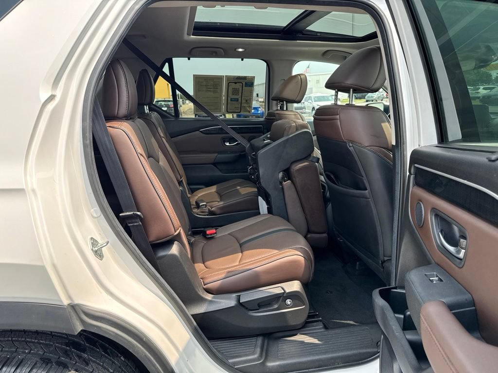 Used 2025 Honda Pilot Elite image 41