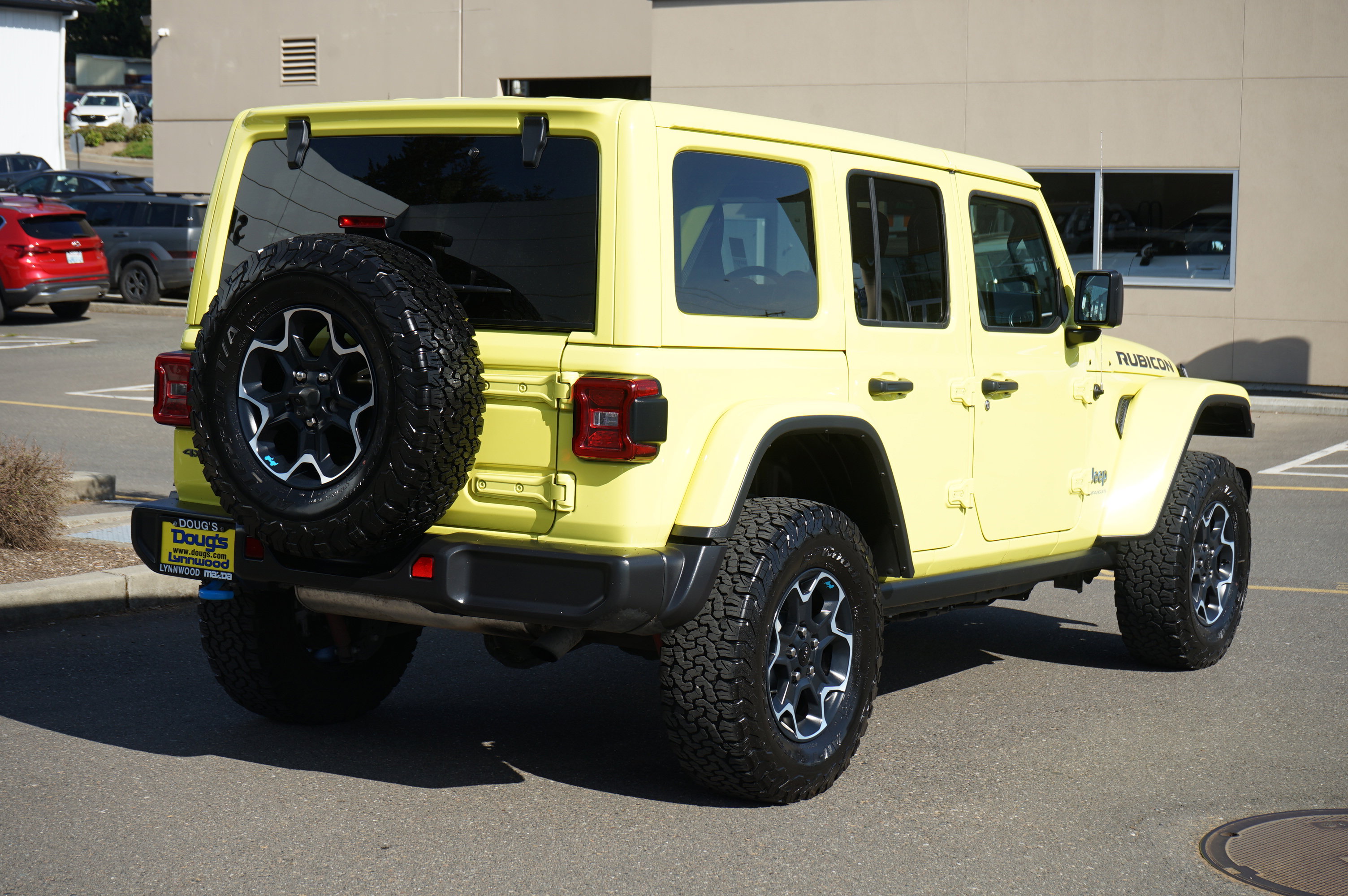 Used 2023 Jeep Wrangler Unlimited Rubicon 4xe w/ Cold Weather Group AWD/4WD image 3