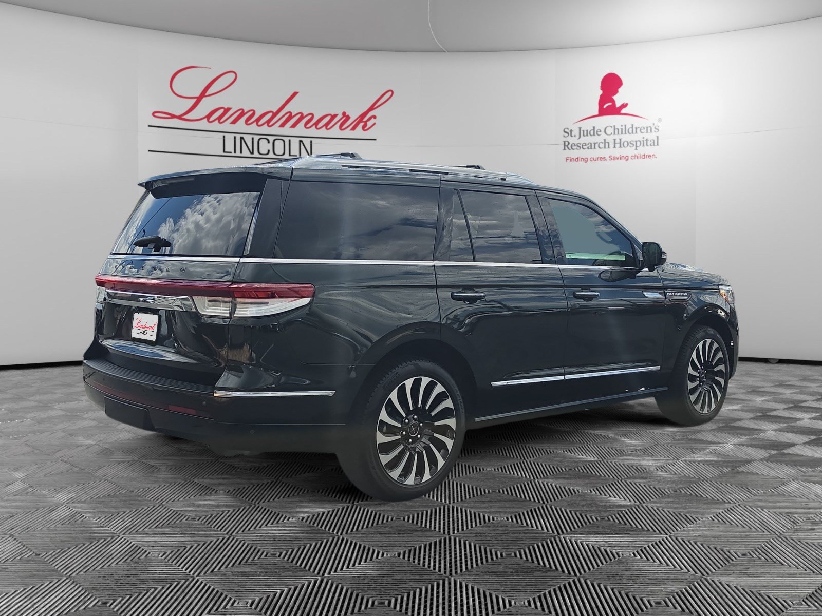 Certified 2022 Lincoln Navigator Black Label AWD/4WD image 5
