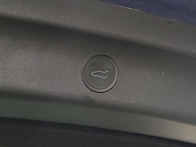 Used 2024 Tesla Model Y Long Range AWD/4WD image 8