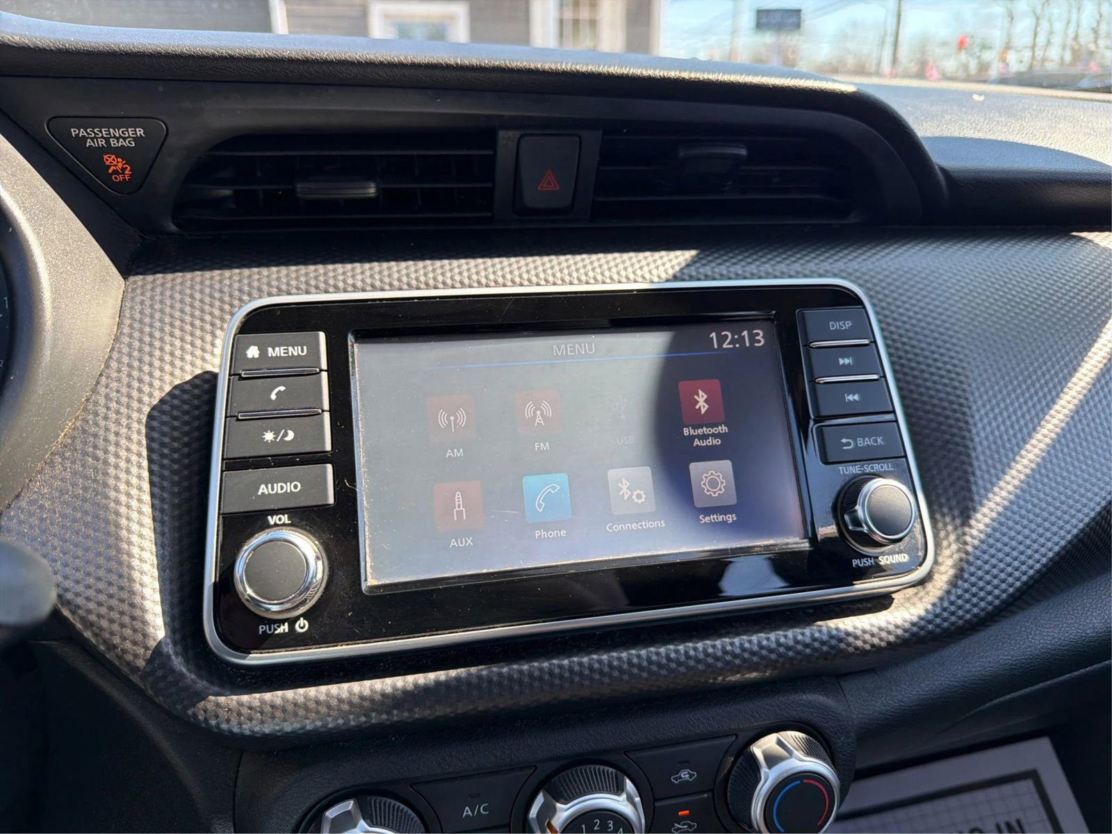 Used 2018 Nissan Kicks S image 17