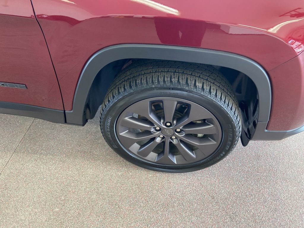 Used 2021 Jeep Cherokee Latitude Lux 80th Anniv w/ Quick Order Package 26U 80TH image 23