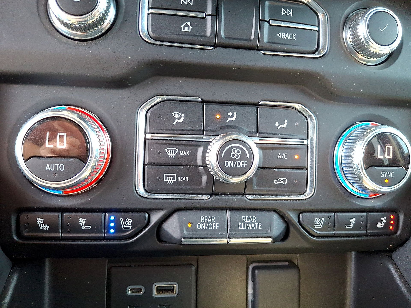 Used 2021 GMC Yukon SLT AWD/4WD image 19