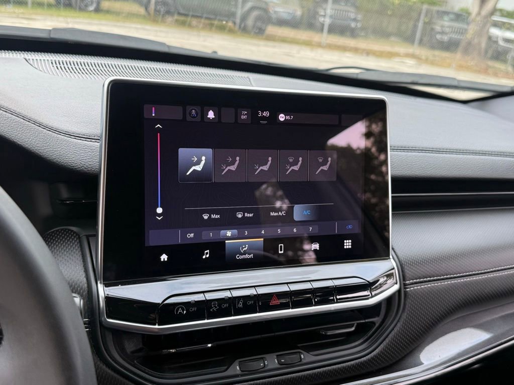 Certified 2022 Jeep Compass Altitude image 22