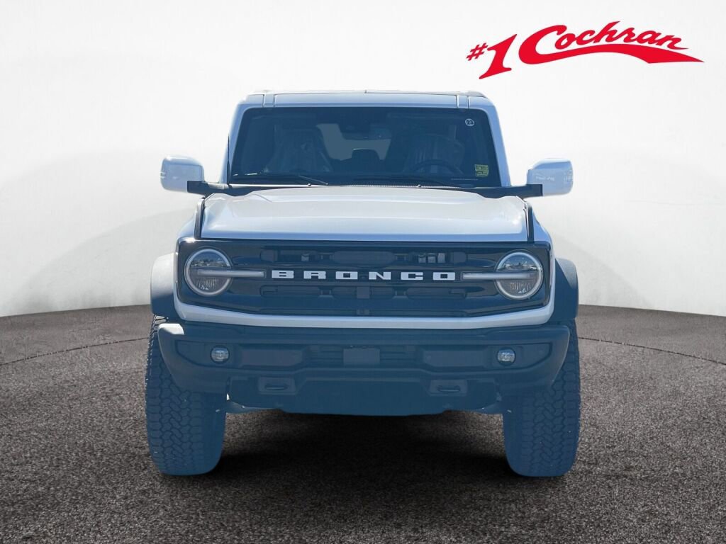 New 2025 Ford Bronco Outer Banks w/ Sasquatch Package image 2