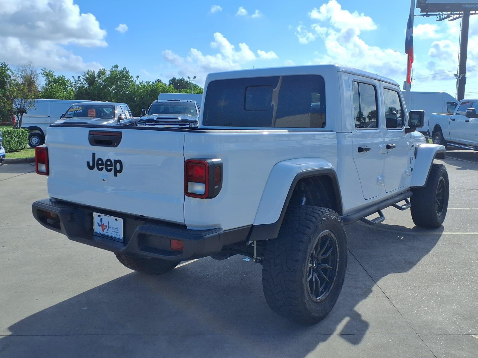 Used 2020 Jeep Gladiator Sport AWD/4WD image 5