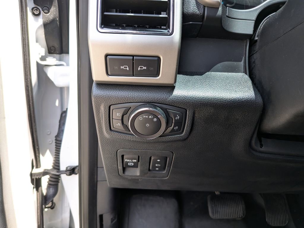 Used 2019 Ford F150 Lariat w/ Equipment Group 502A Luxury RWD image 26