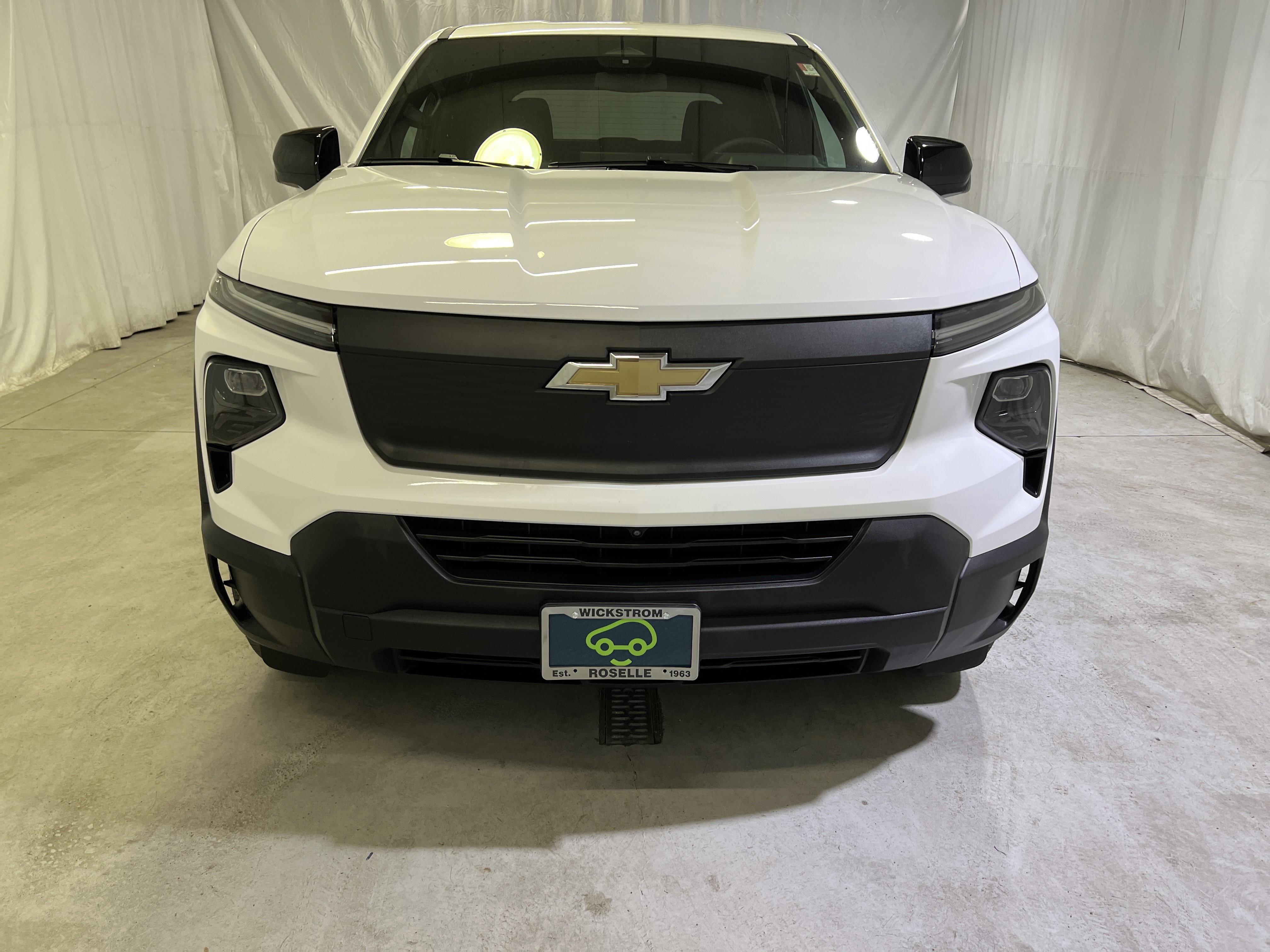 Used 2024 Chevrolet Silverado EV W/T AWD/4WD image 3