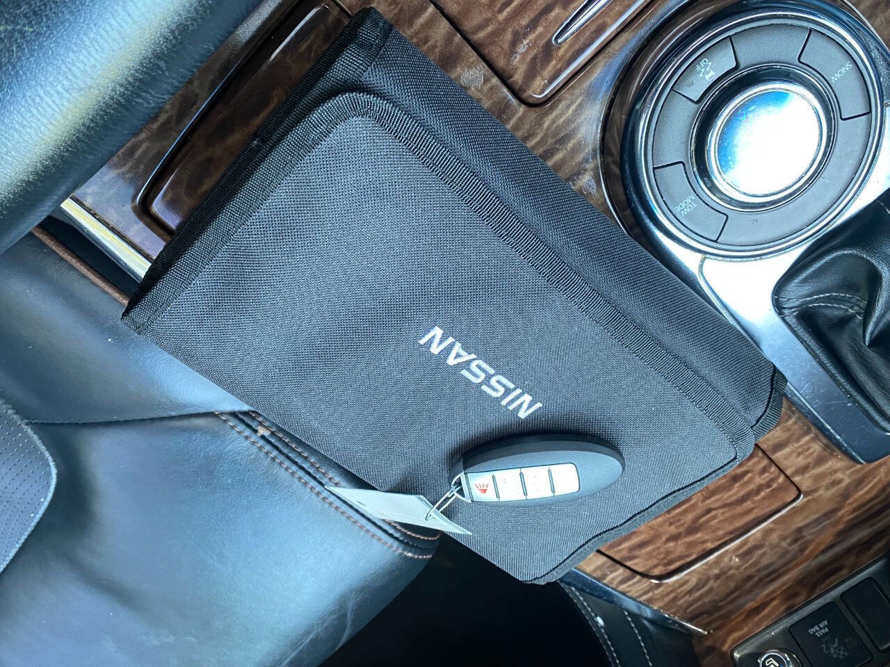 Used 2017 Nissan Armada Platinum RWD image 21