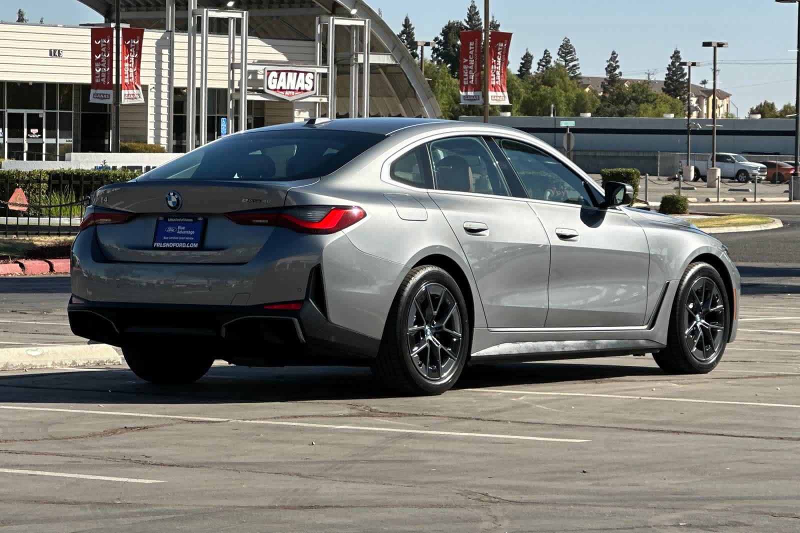 Used 2022 BMW i4 eDrive40 RWD image 2