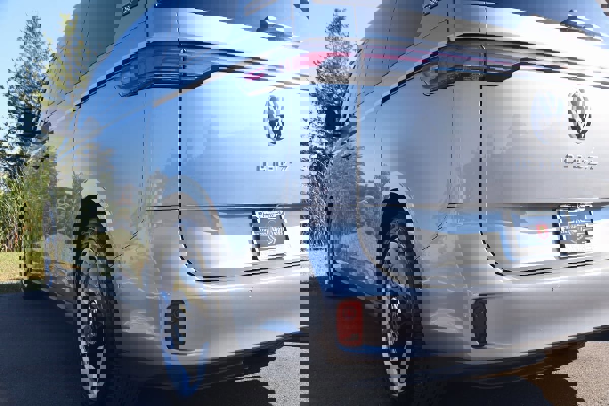 Used 2025 Volkswagen ID. Buzz Pro S image 31