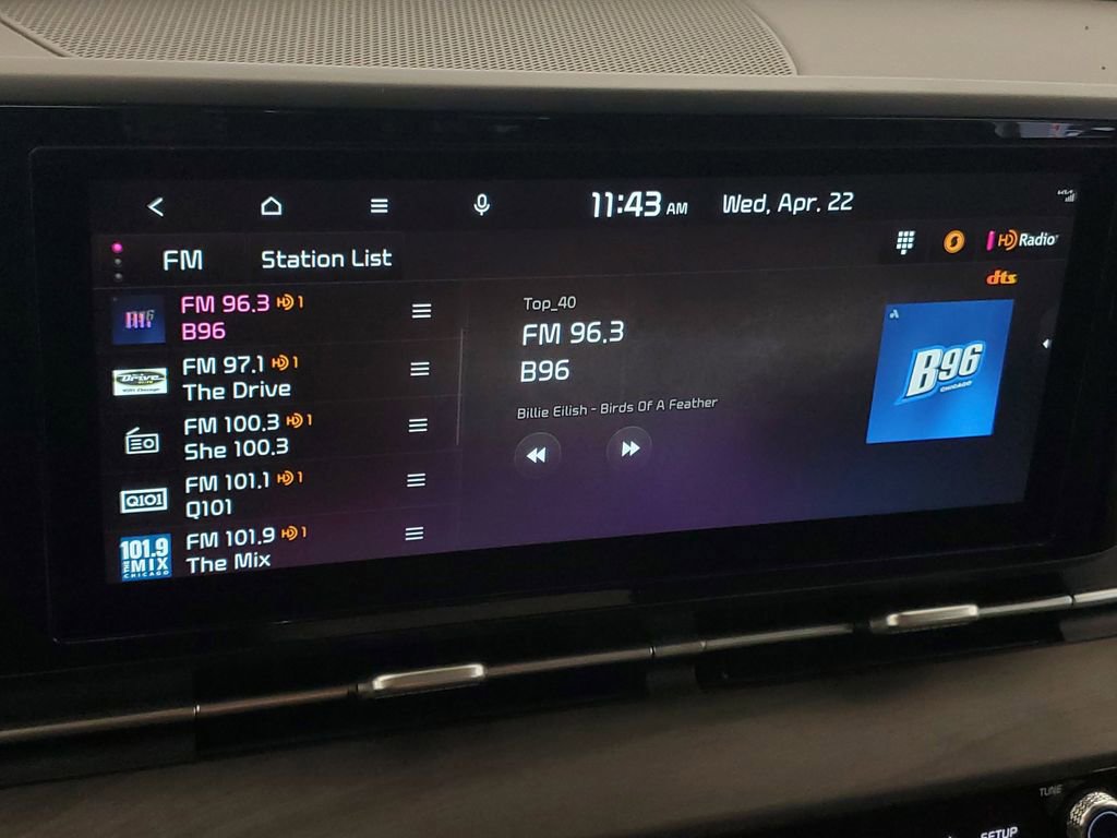 Used 2024 Kia Carnival EX FWD image 21