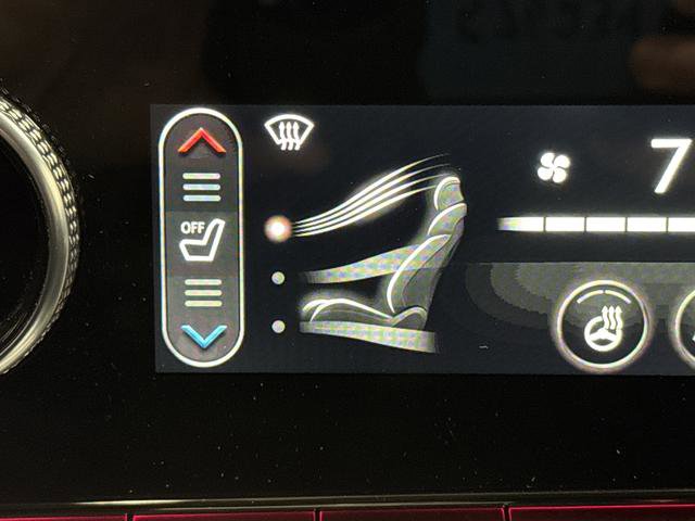 Used 2025 Genesis GV70 2.5T w/ Sport Prestige Package image 8