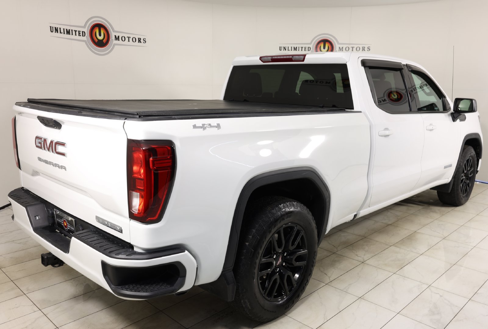 Used 2023 GMC Sierra 1500 Elevation AWD/4WD image 3
