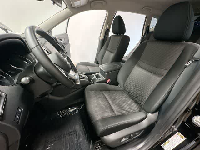 Used 2019 Nissan Rogue SV w/ Premium Package AWD/4WD image 17