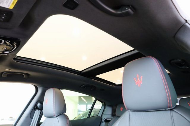 New 2024 Maserati Grecale Modena image 18