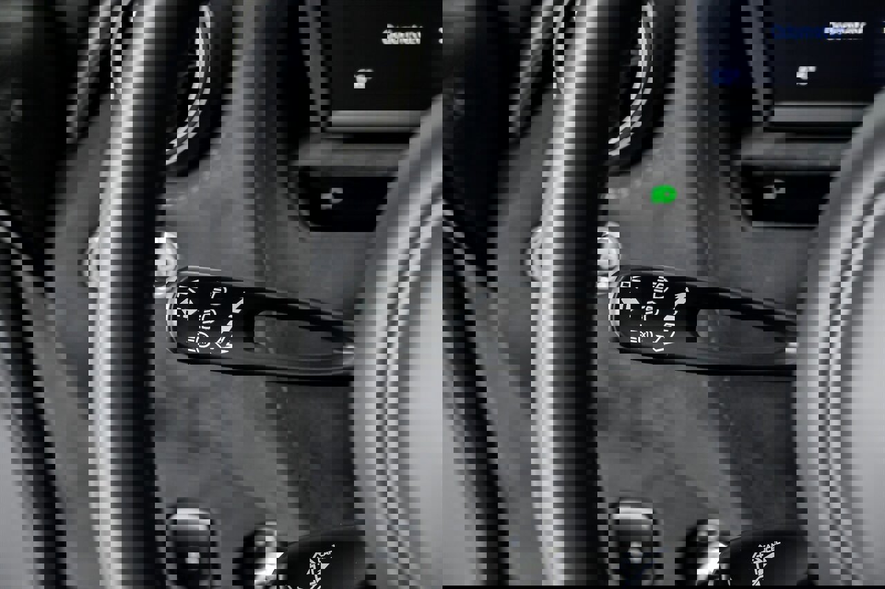 Used 2019 McLaren 720S image 28