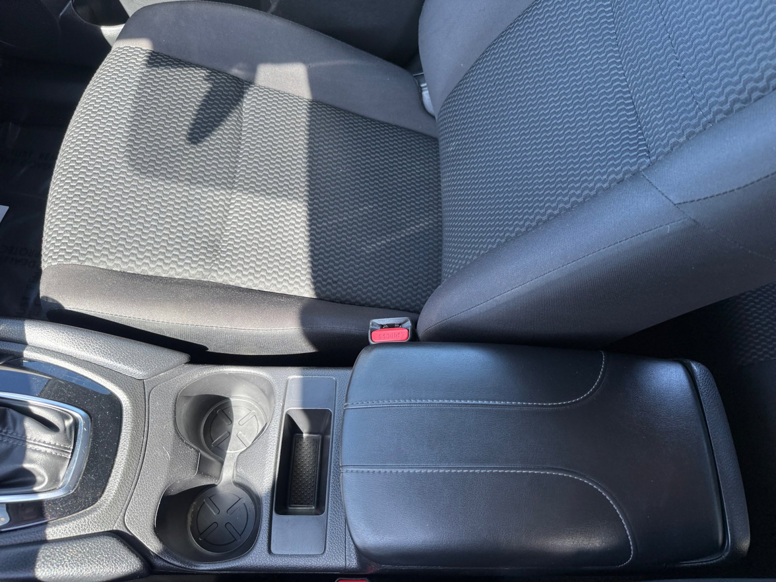 Used 2021 Nissan Rogue Sport S image 14