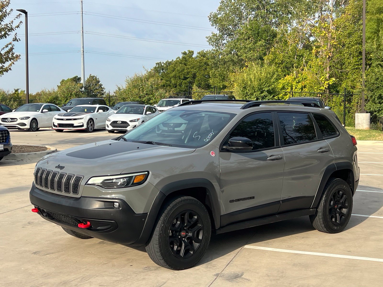 Used 2023 Jeep Cherokee Trailhawk w/ Sun & Sound Group AWD/4WD image 5
