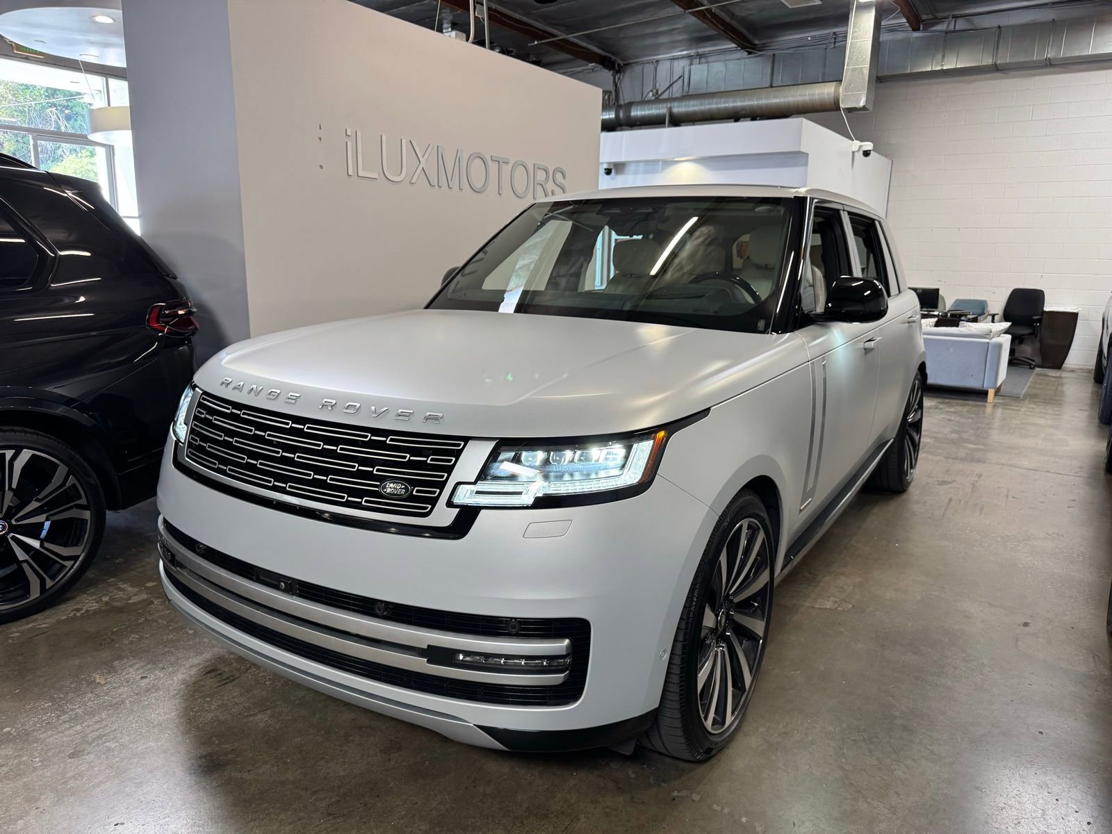 Used 2025 Land Rover Range Rover Long Wheelbase Autobiography