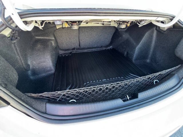 Used 2016 Chevrolet Malibu Premier w/ Driver Confidence Package FWD image 19