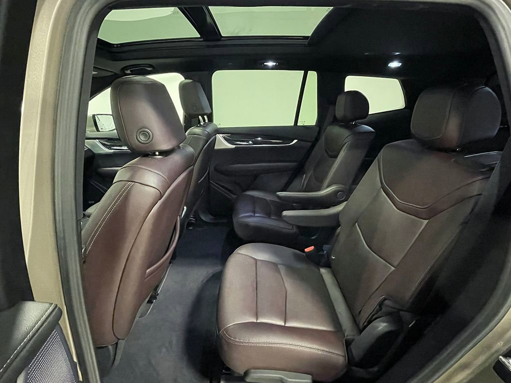Used 2023 Cadillac XT6 Premium Luxury image 19