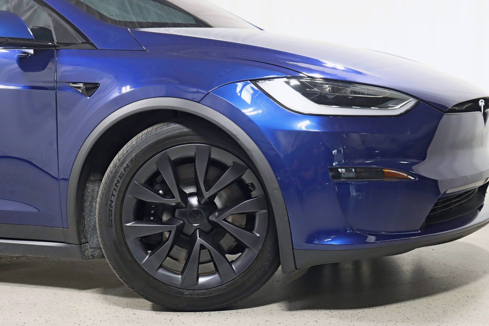 Used 2023 Tesla Model X AWD/4WD image 5
