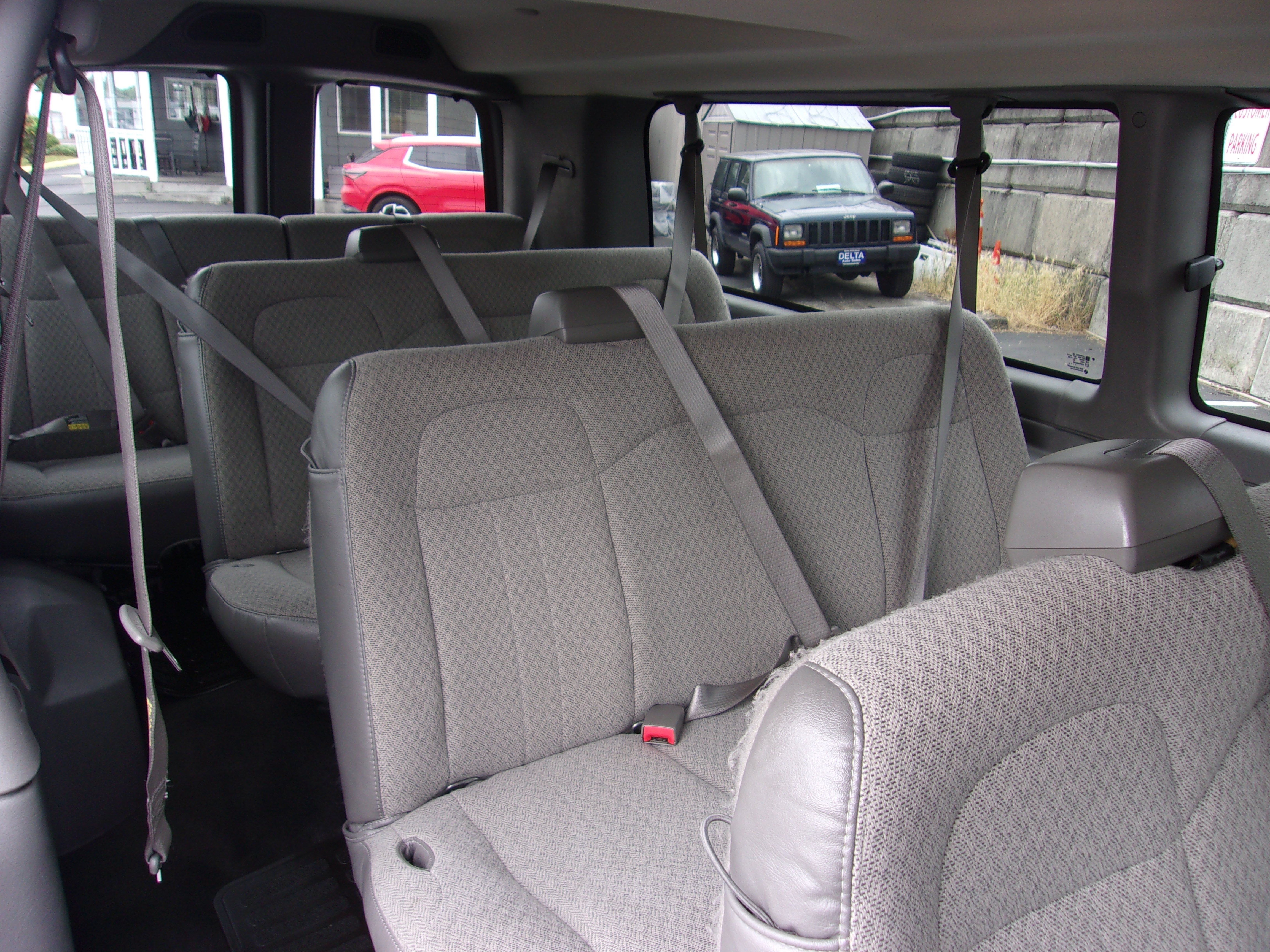 Used 2016 Chevrolet Express 3500 LT w/ LT Preferred Equipment Group RWD image 20