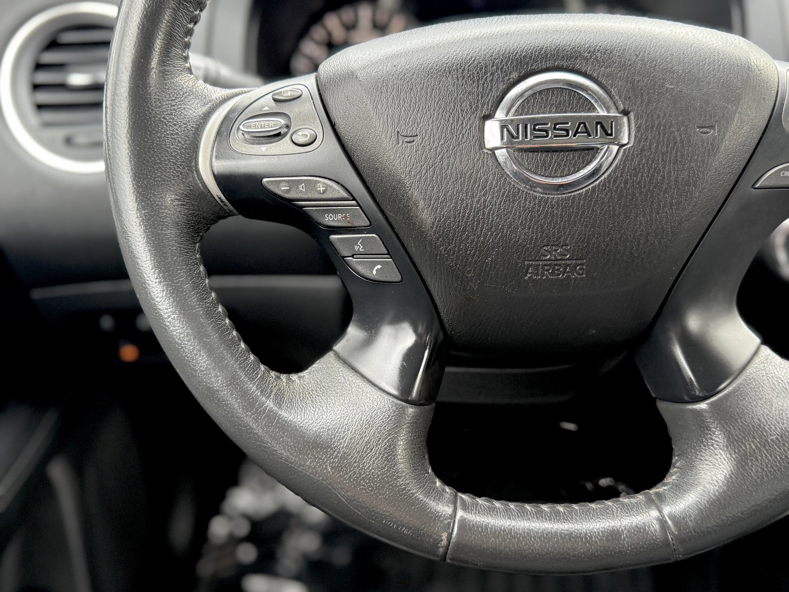 Used 2018 Nissan Pathfinder Platinum image 25