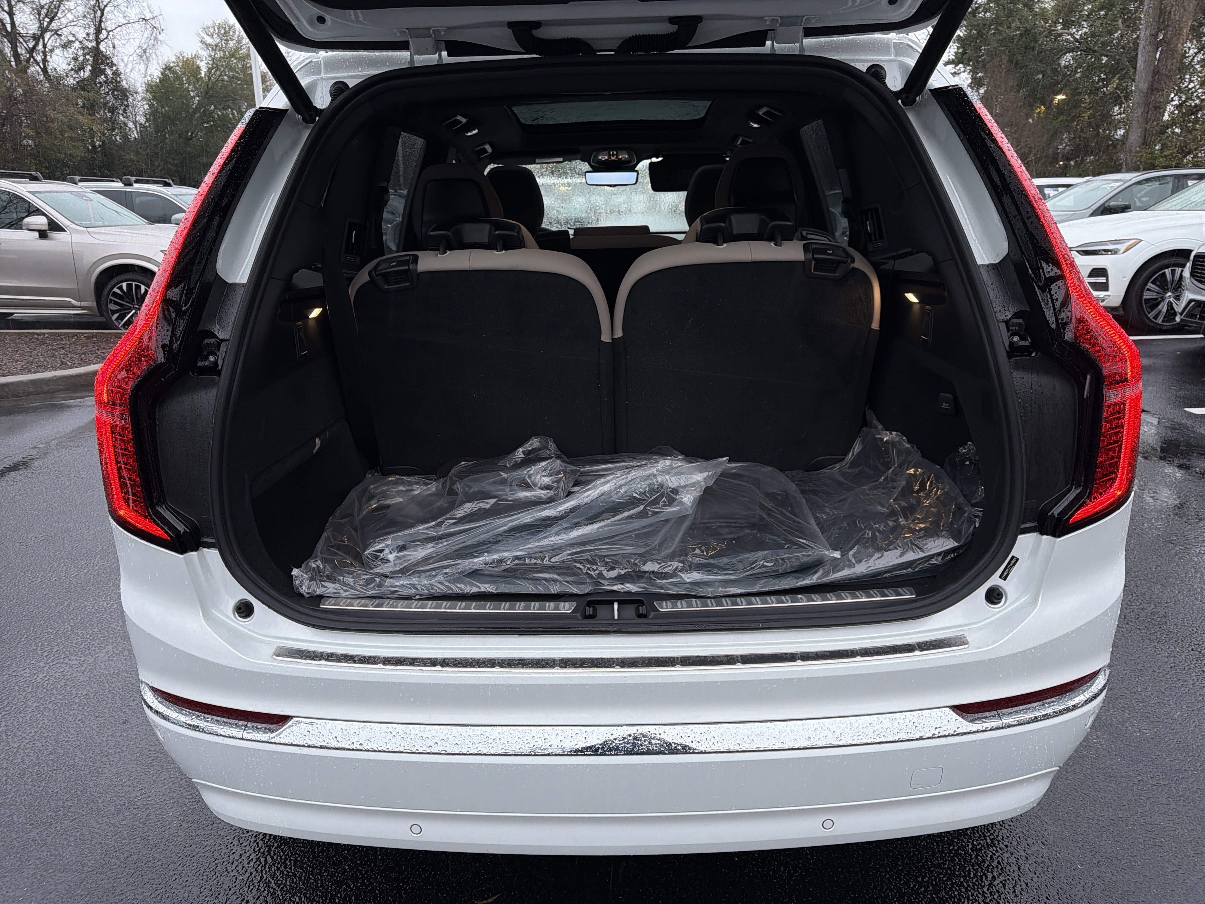 Used 2026 Volvo XC90 B6 Plus w/ Protection Package Premier AWD/4WD image 35