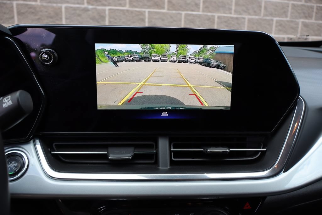 Used 2025 Chevrolet Trax LT w/ Driver Confidence Package FWD image 18
