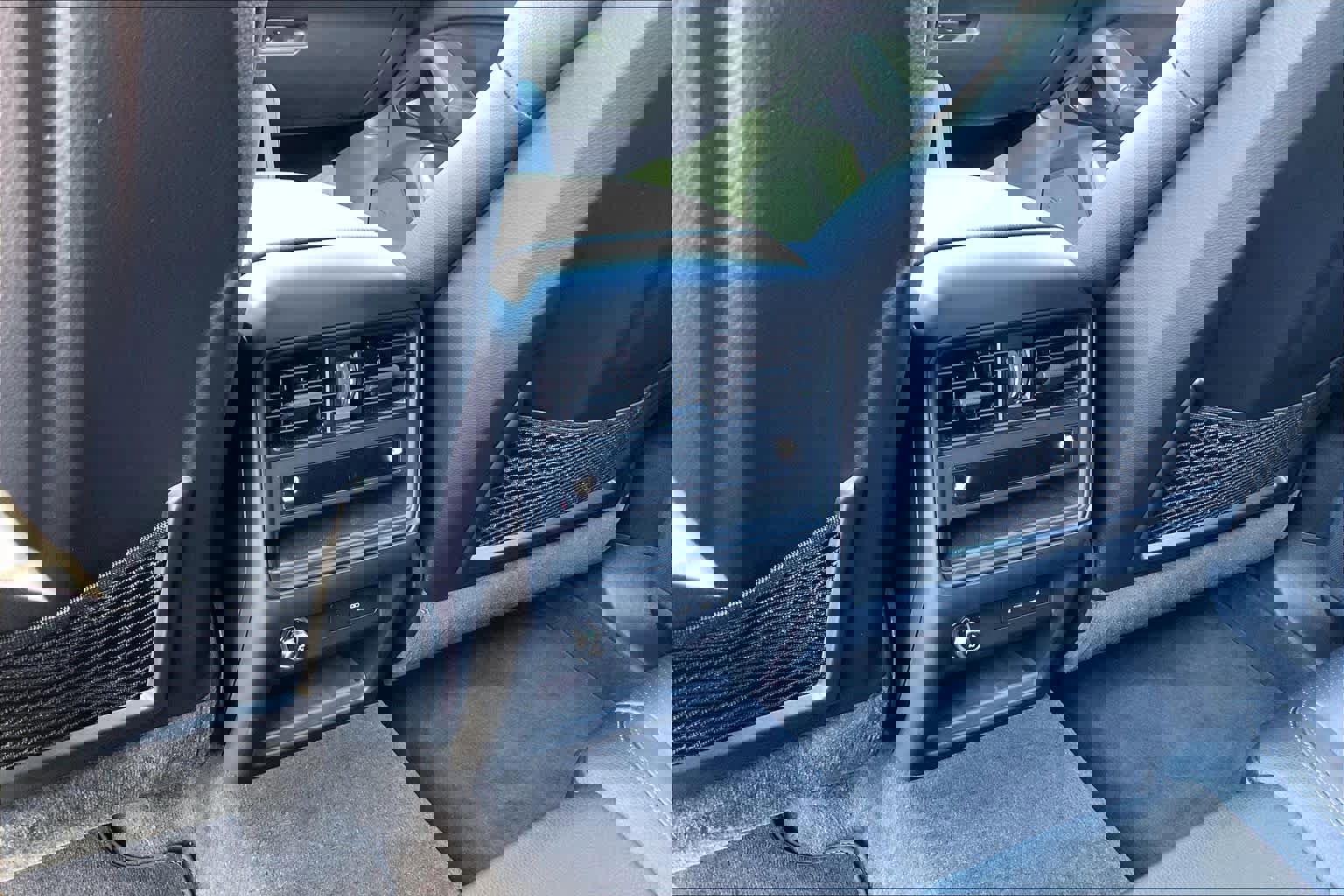 Used 2024 Porsche Cayenne image 35