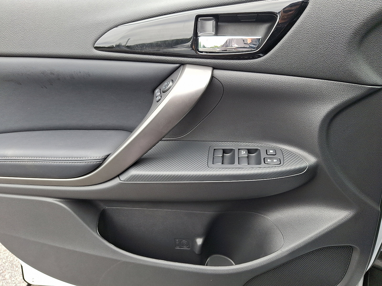 New 2025 Mitsubishi Eclipse Cross AWD image 12