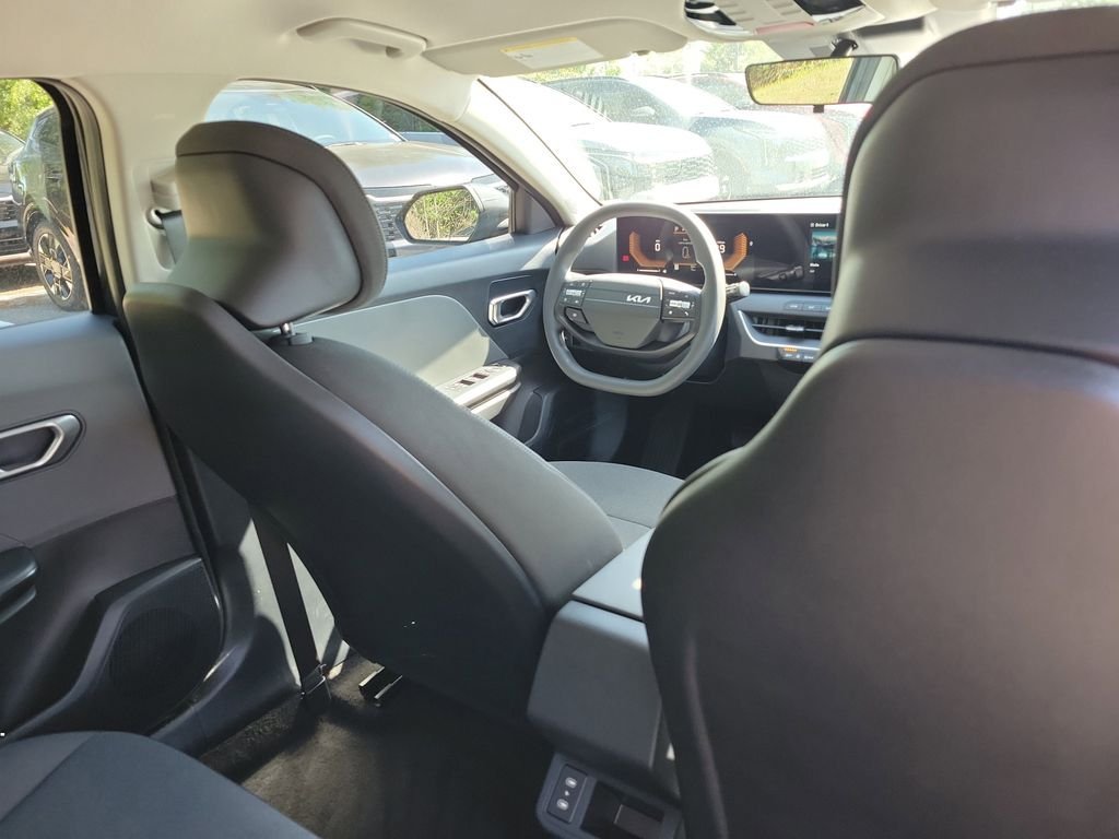 New 2026 Kia K4 FWD image 13