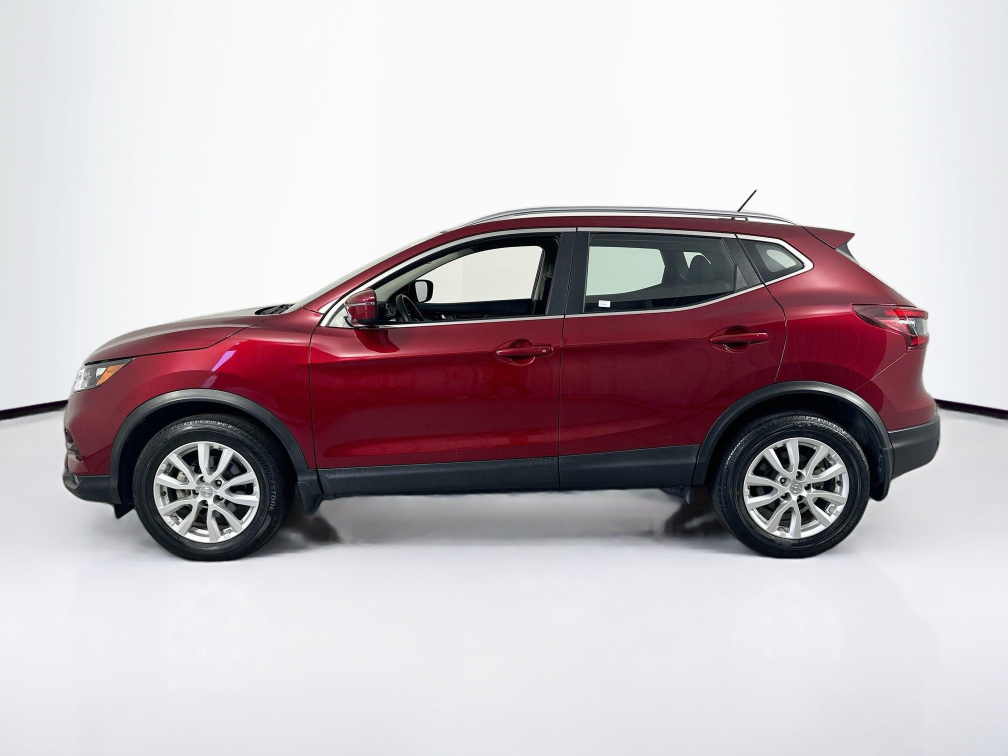 Used 2022 Nissan Rogue Sport SV FWD image 8