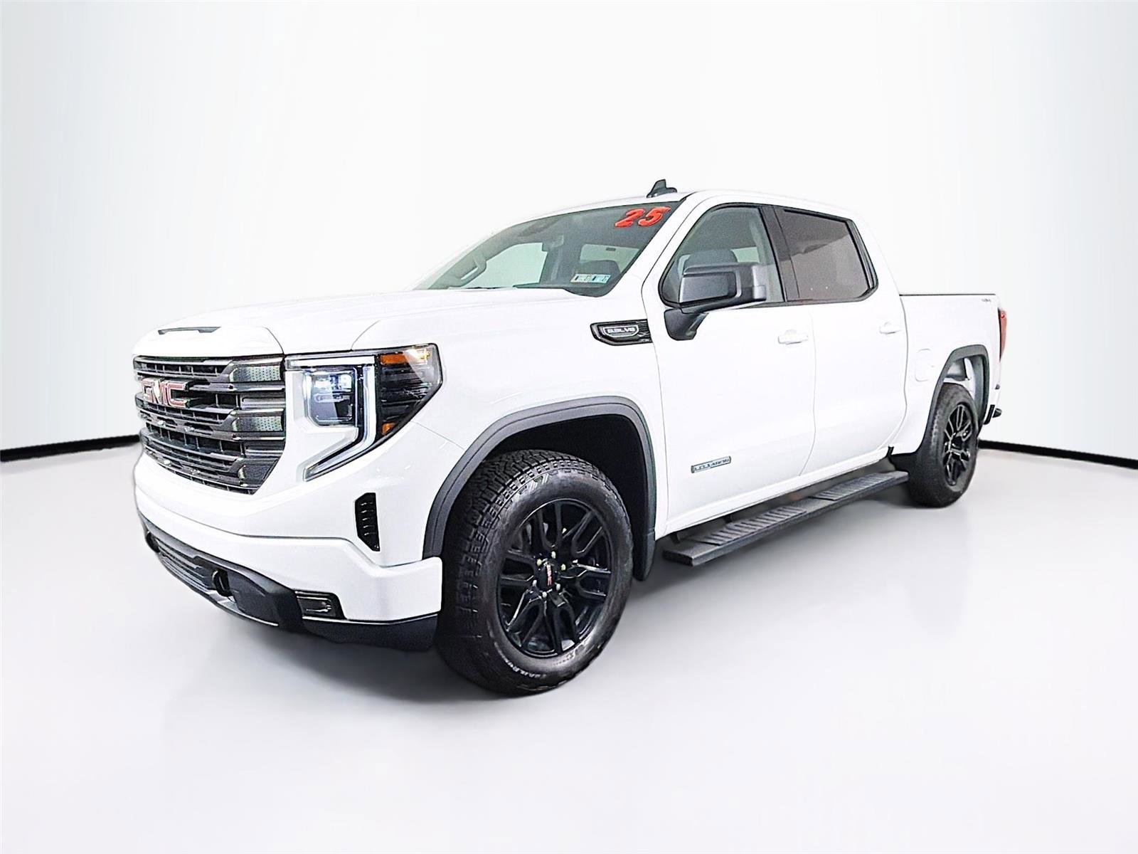 Used 2025 GMC Sierra 1500 Elevation AWD/4WD image 3